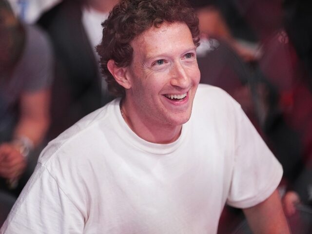 Mark-Zuckerberg-tries-to-pull-election-strings-640x480